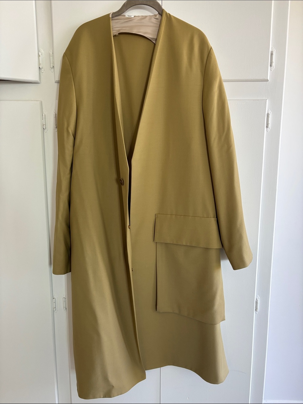 COS Camel-Tone Coat with White Logo Patch Men’s EU50
